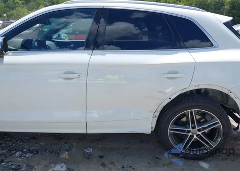 2018 Audi Sq5 3.0T Premium Plus z USA, uszkodzony, nr VIN WA1C4AFY0J2085877